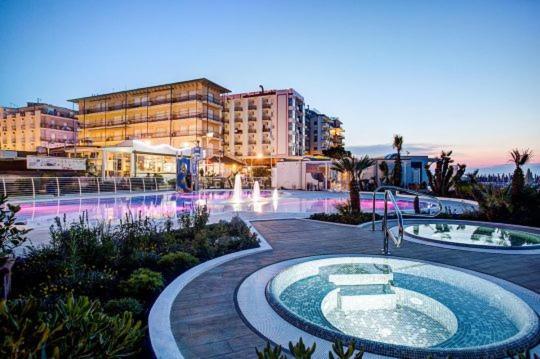 Hotel Colibri Cattolica Eksteriør bilde